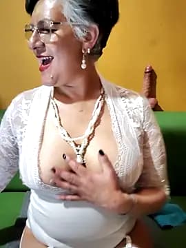 ilonna2025 live cam