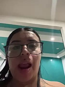 Devilsweet17 live cam