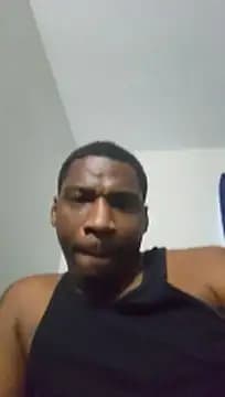 007Giovani live cam