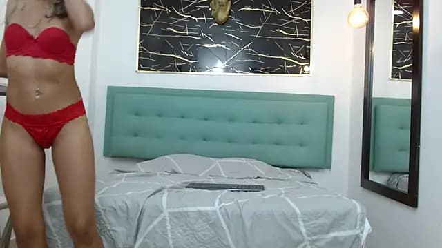 Yuri_Queen live cam