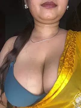 Naughty_pooja44 live cam on Stripchat
