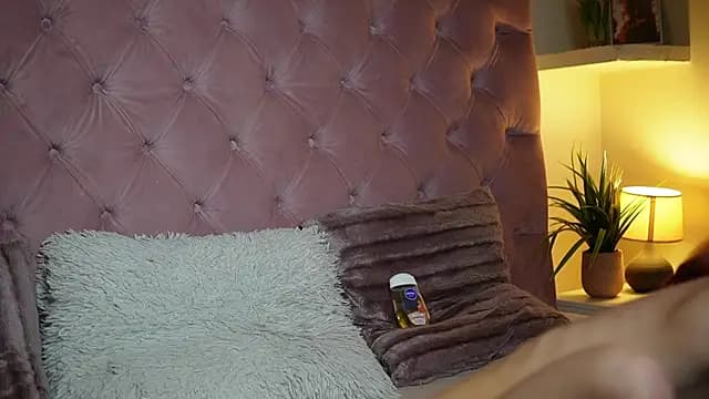 MaiaMini live cam
