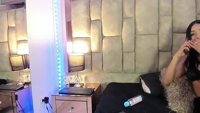Tiffany_Delucci live cam