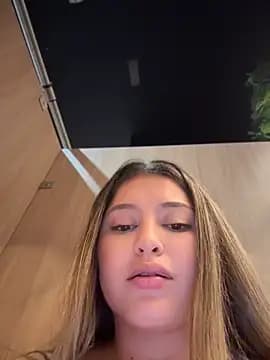 lunablossom_ live cam