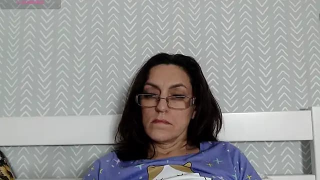 Vivian-Alluring live cam