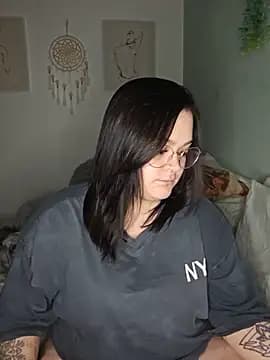 Saucy-Serenity live cam
