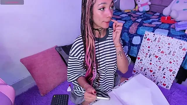 aline_ackerman live cam