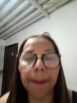 Ladymilf12 live cam