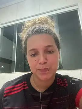 LoiraQuente69 live cam