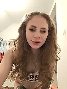 LunaDesire01 live cam on Stripchat