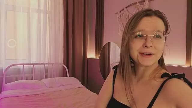 CassieCool live cam on Stripchat
