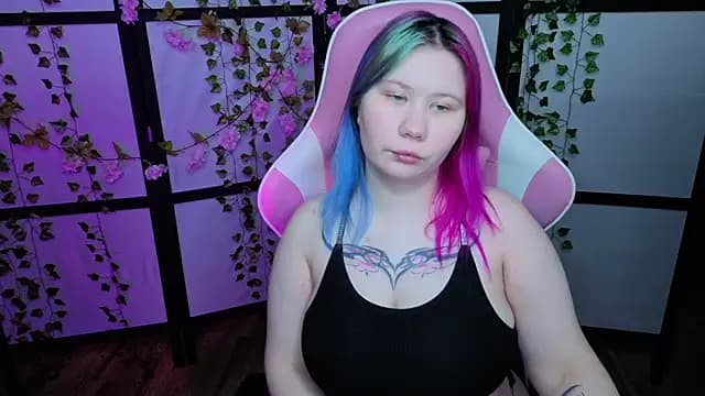 kitsune_little live cam on Stripchat