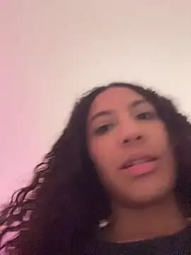 Daphnne_Curly live cam