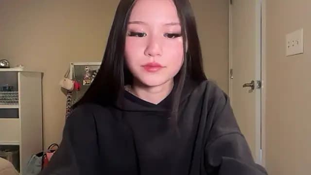 luvvivii live cam