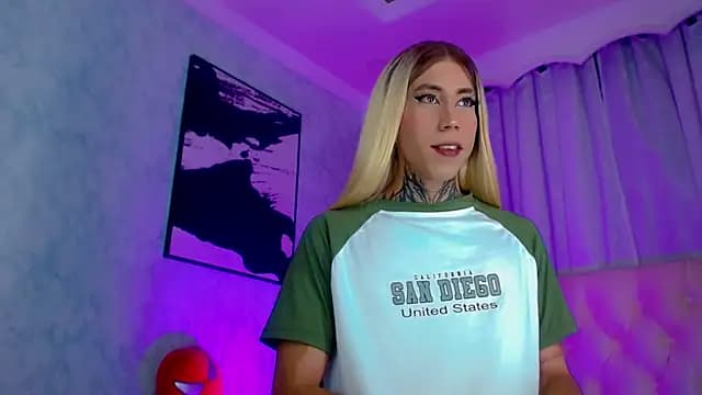Julia_Bulette1 live cam