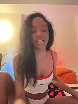 LoveDreaux live cam on Stripchat