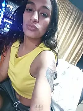 diabla2411 live cam on Stripchat