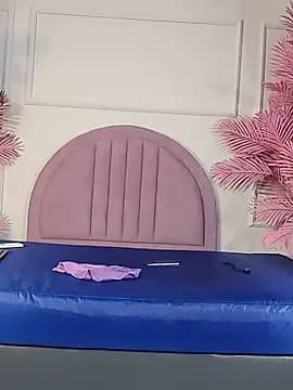 Nalapalmer live cam on Stripchat