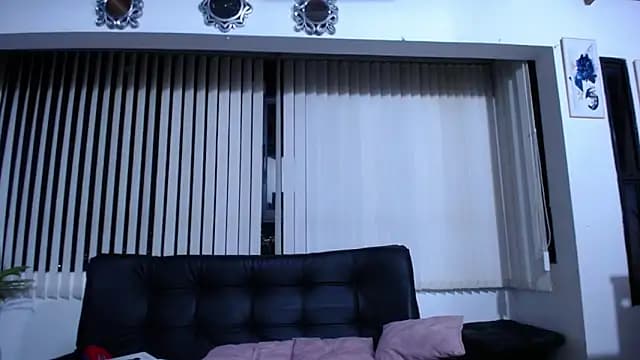 Alexxawinter live cam