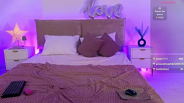 Jules_night live cam