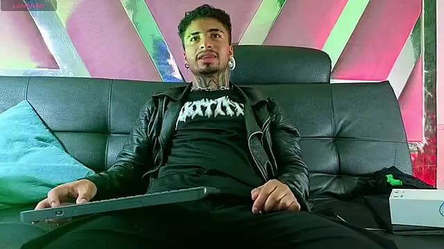 JuanCamiilo_66 live cam