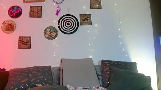 Katicalatinmilf live cam on Stripchat
