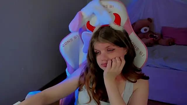 ChloeHalses live cam