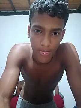 Brayam_30 live cam