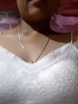Olivia-ly live cam on Stripchat