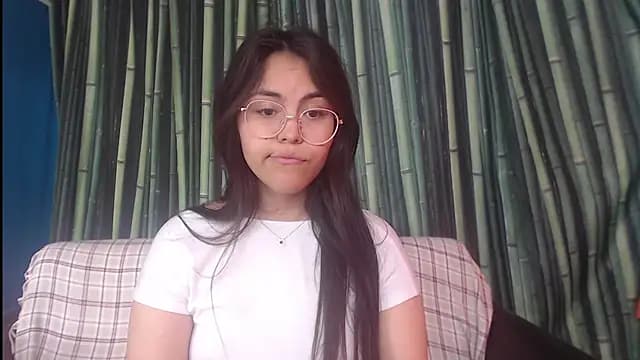 Anda_here live cam on Stripchat