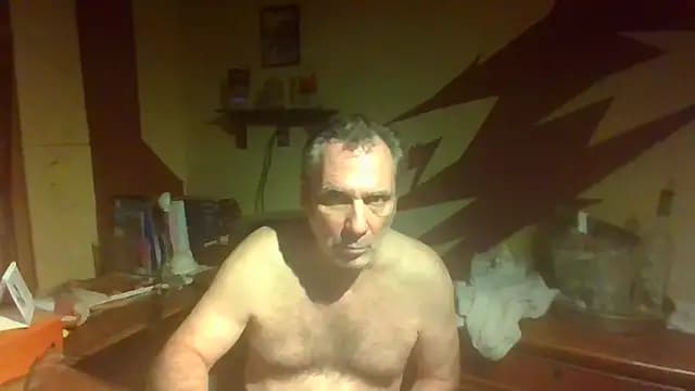 HunkofRock live cam on Stripchat