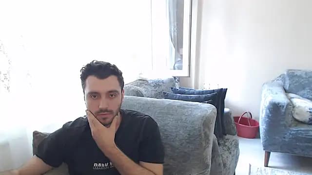handsomeee04 live cam