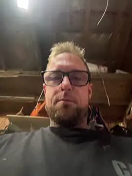 WIDBIGWHITECOCK live cam on Stripchat