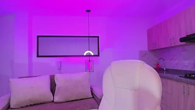 amber_willow live cam on Stripchat