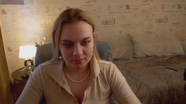Glow_Margo live cam