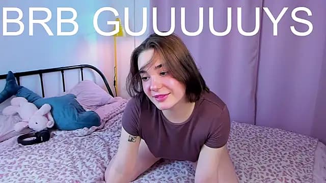 LiyaFly live cam on Stripchat