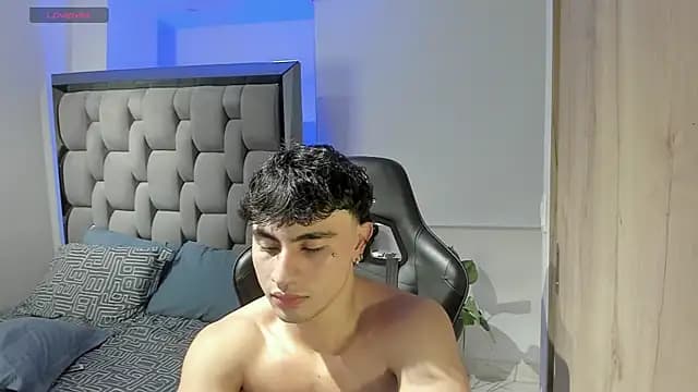 zack_lenox live cam