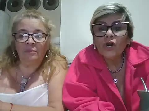 momismilf544 live cam