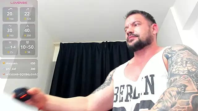 musclemonster31 live cam