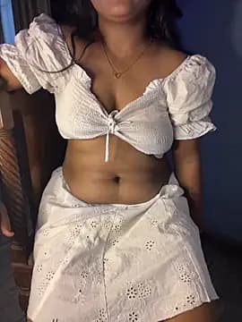 shivani099 live cam on Stripchat