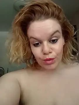 Maryquenn live cam