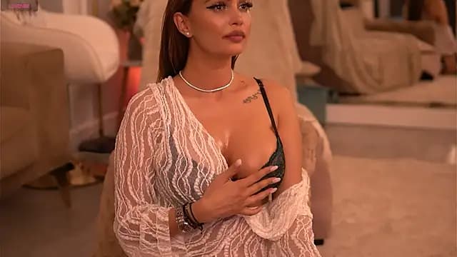 ZairaLure live cam