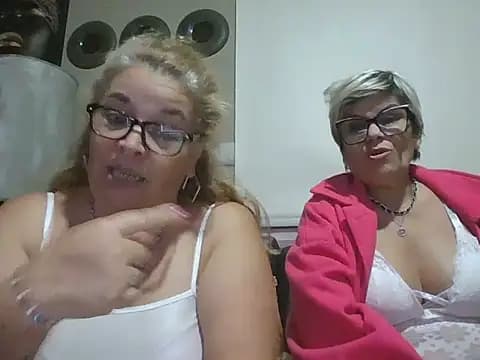 momismilf544 live cam