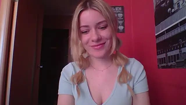 Softy_Aura_ live cam