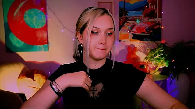 ViolettWoods live cam