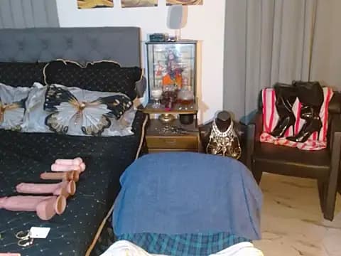 RoyalSeductress live cam
