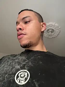 AlphaMasterXxx live cam