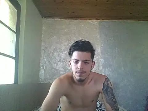robertmrn112 live cam on Stripchat