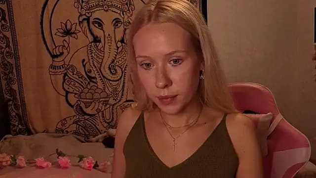 pureeangel live cam on Stripchat