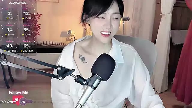 noomi-1111 live cam